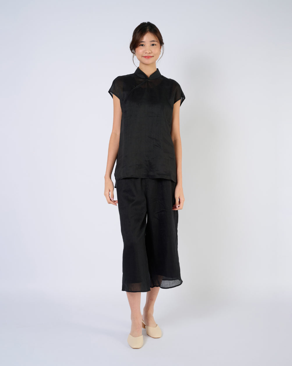 Cap Sleeve Ramie Cheongsam Top in Black