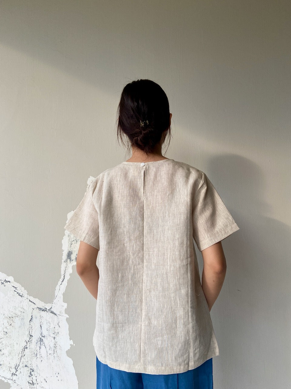 Linen Short Sleeve Top with Pocket in Natural