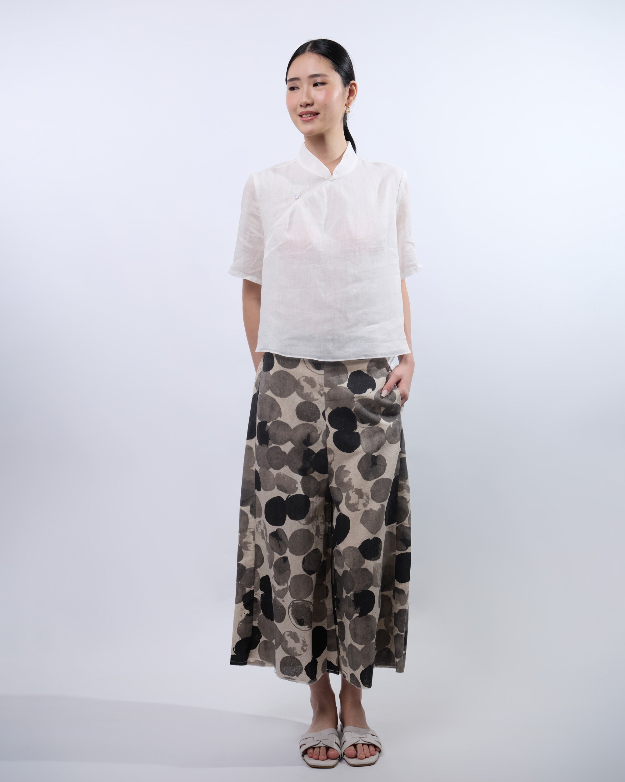 Short Sleeve Ramie Cheongsam Top in White