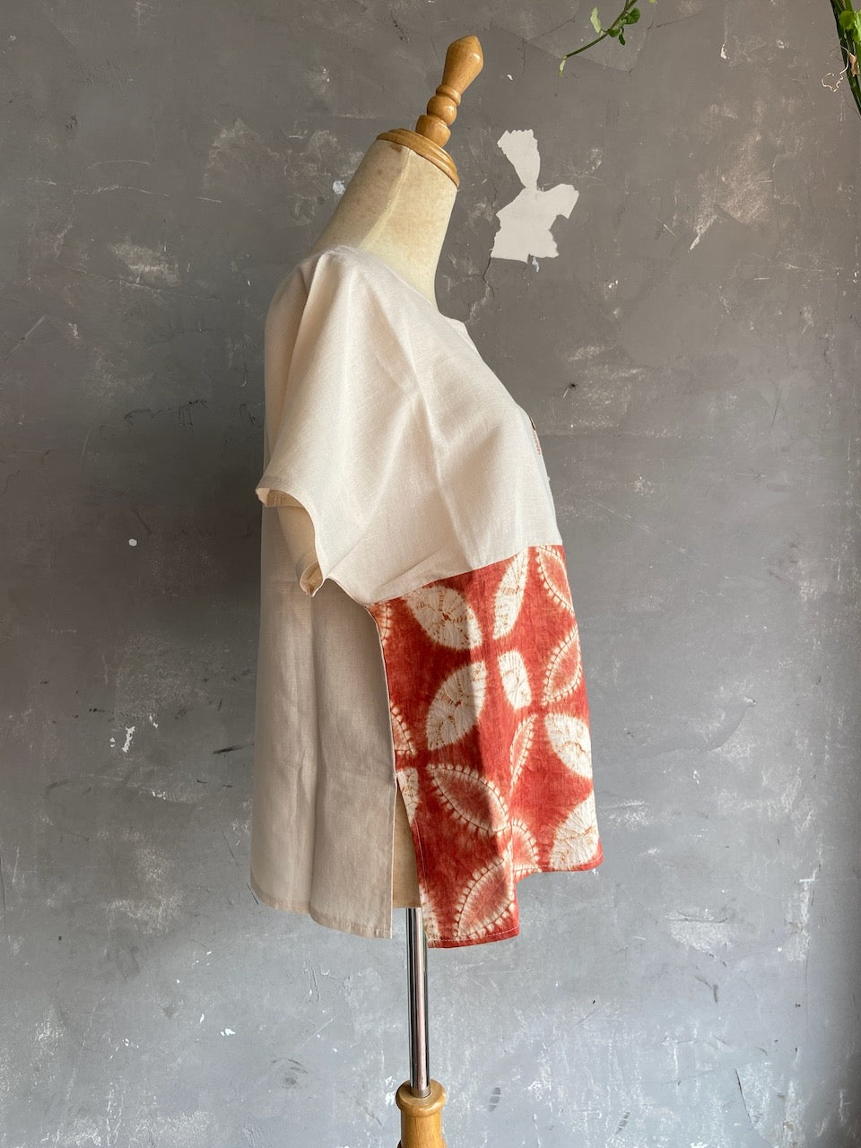 Shibori Naturally Dyed Batwing with Pocket Top - Flower Red