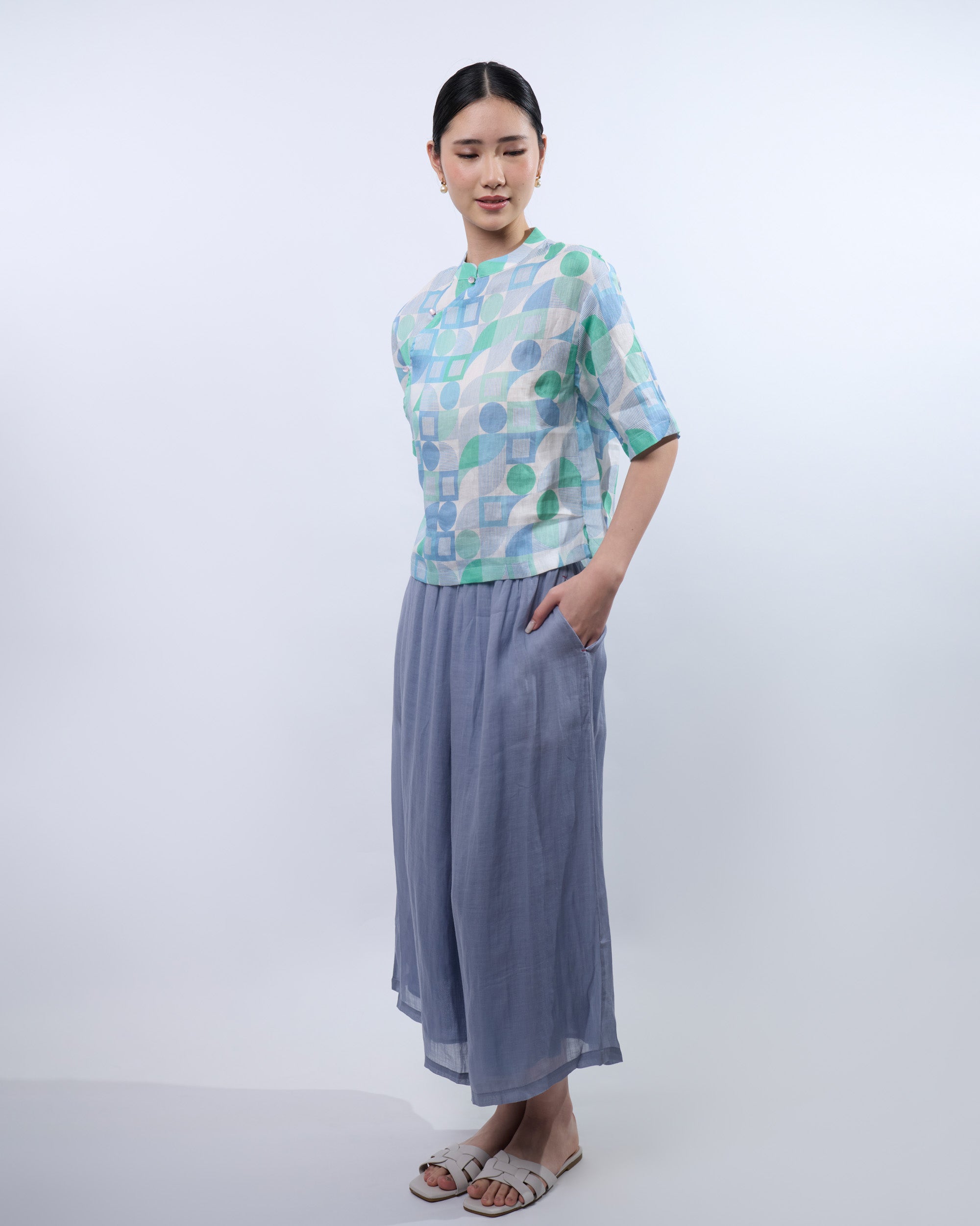 Short Sleeve Linen Cheongsam Qipao Top in Green Geometric