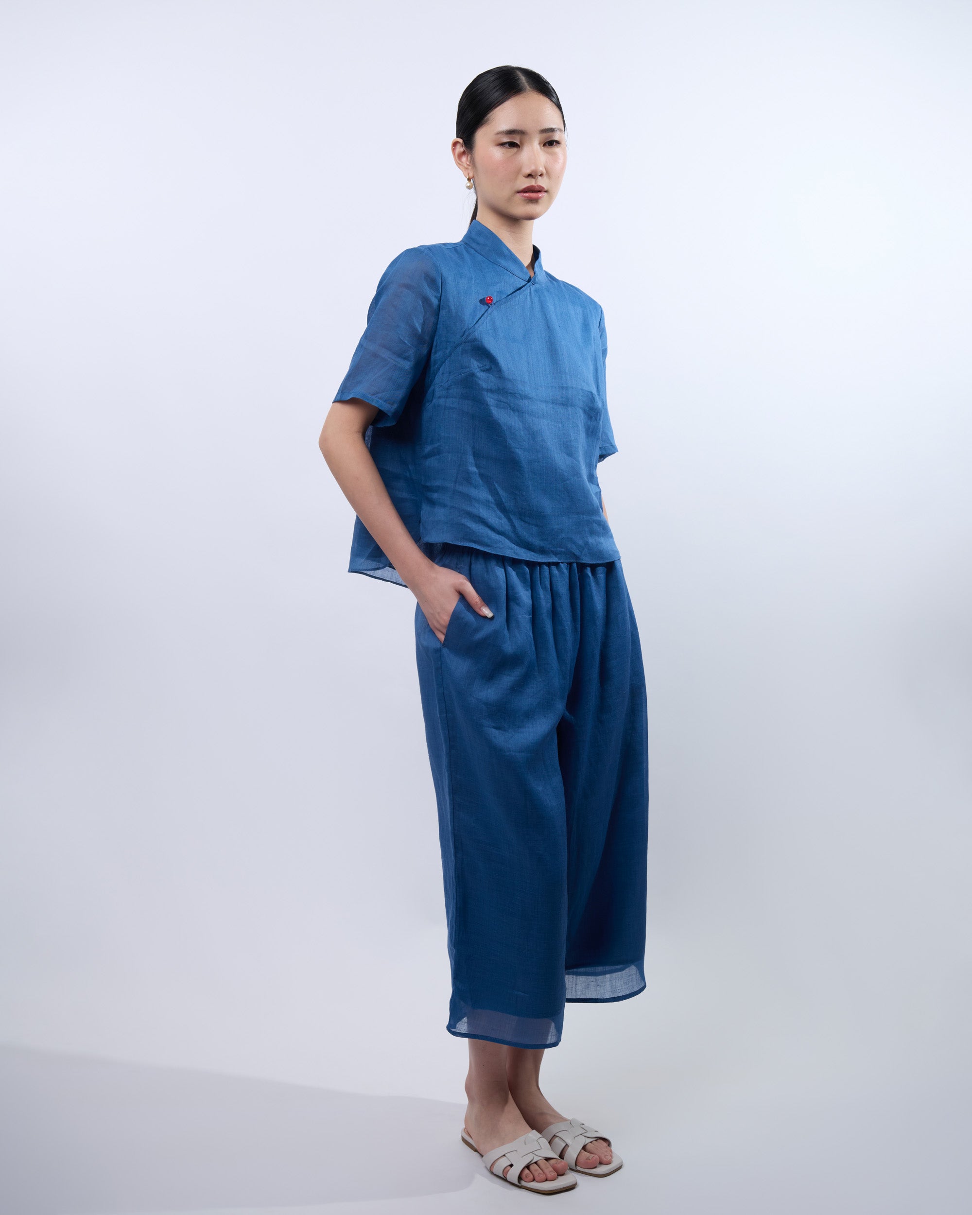 Short Sleeve Ramie Cheongsam Top in Blue