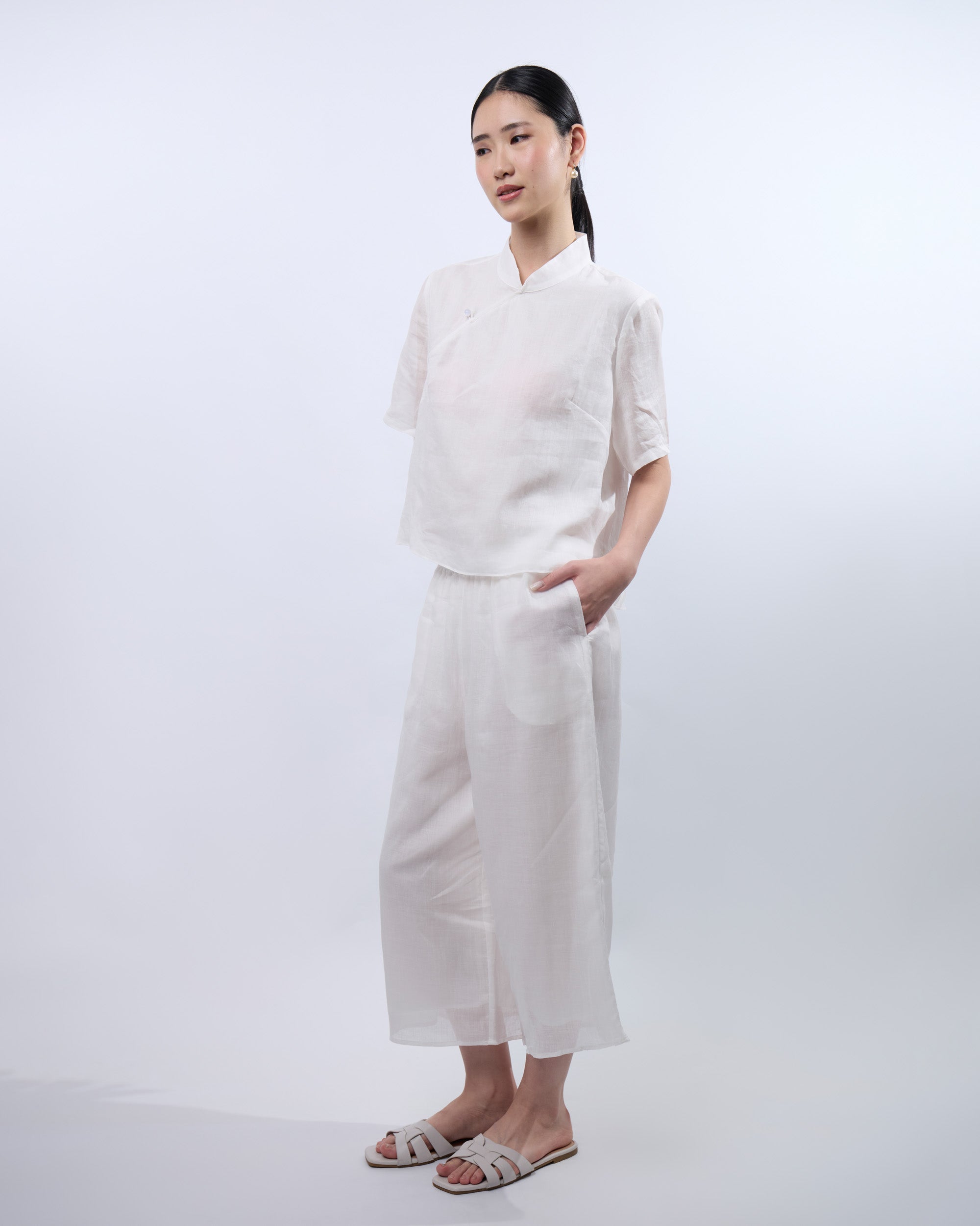 Short Sleeve Ramie Cheongsam Top in White