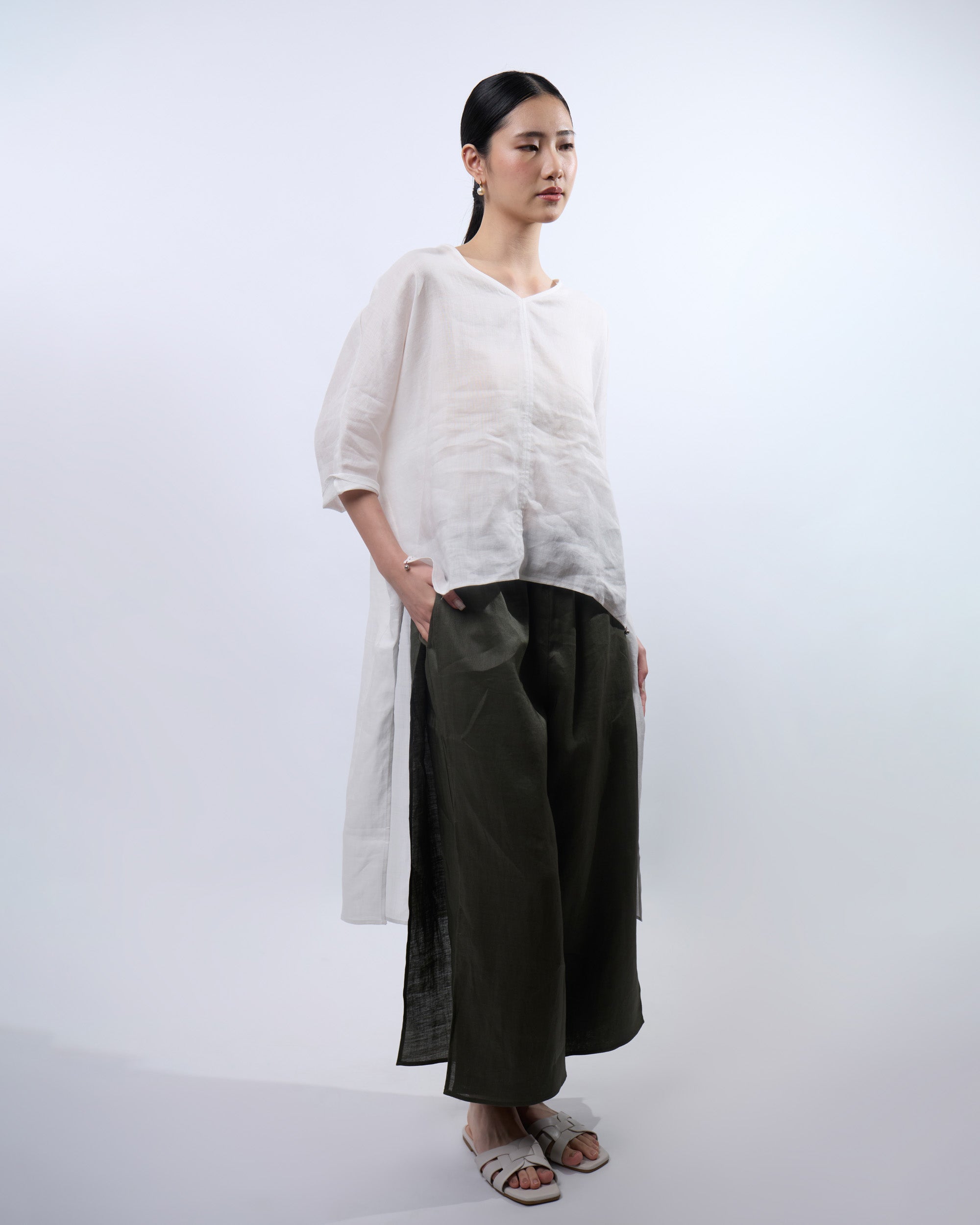 V-neck Linen Long Top in White