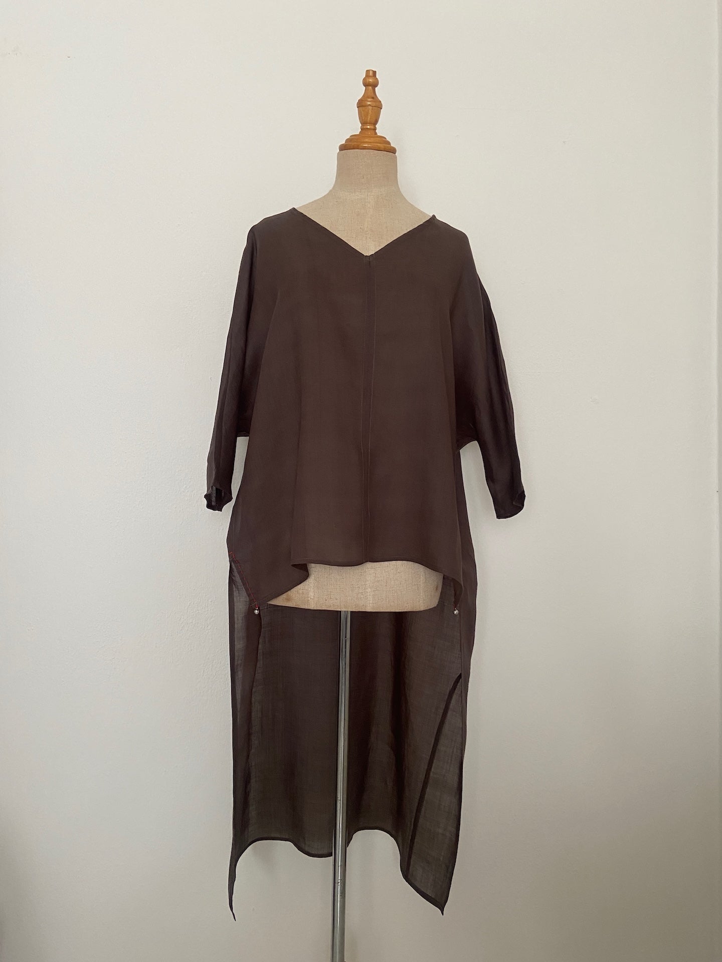 V-neck Ramie Long Top in Dark Brown