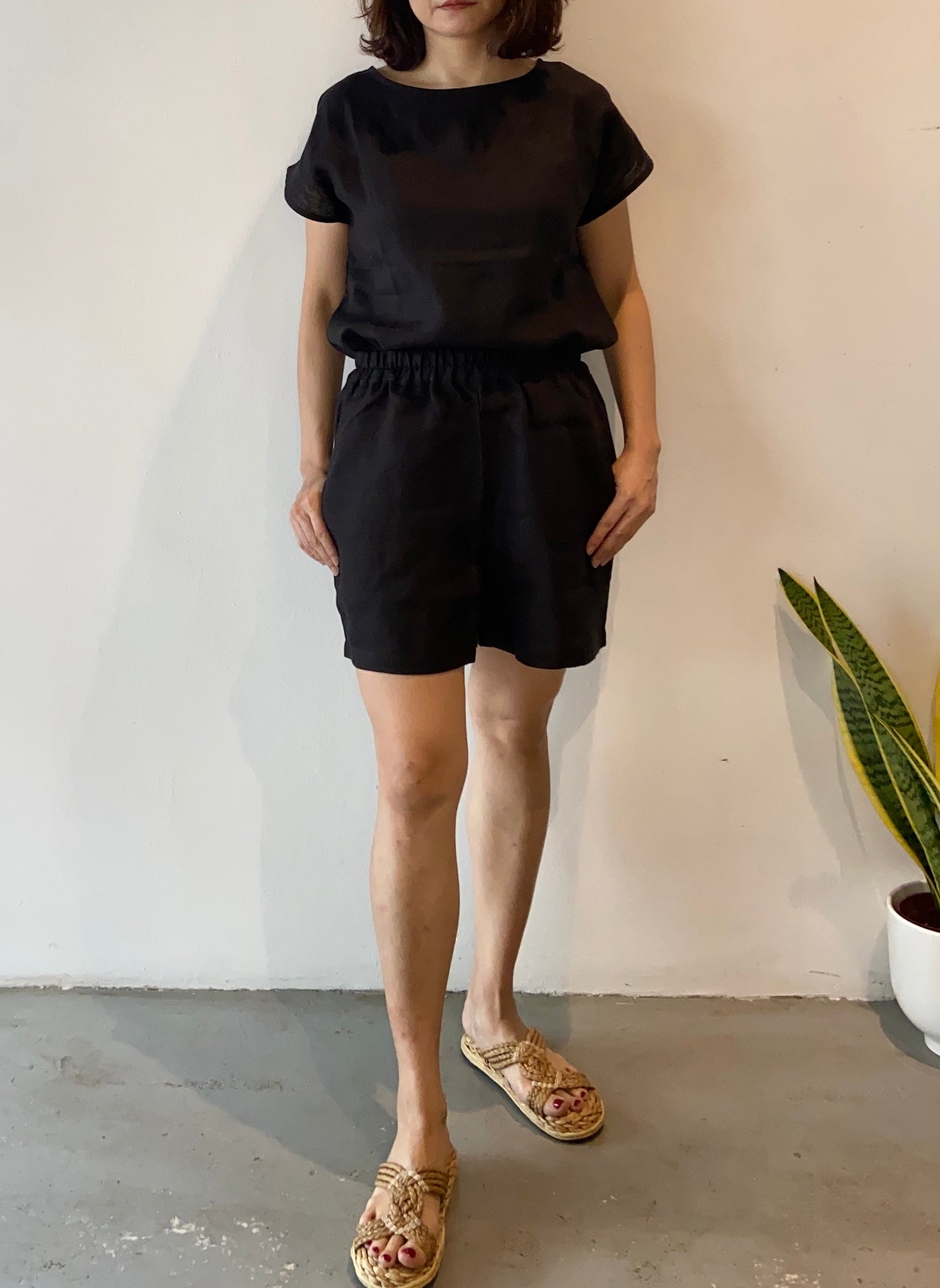 Linen Relaxed Shorts (Black)